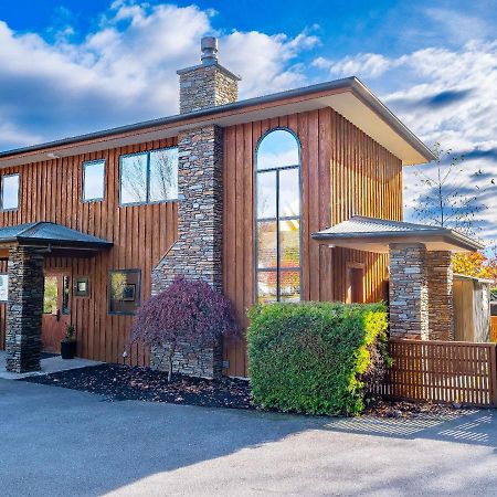 Wanaka Springs Lodge מראה חיצוני תמונה