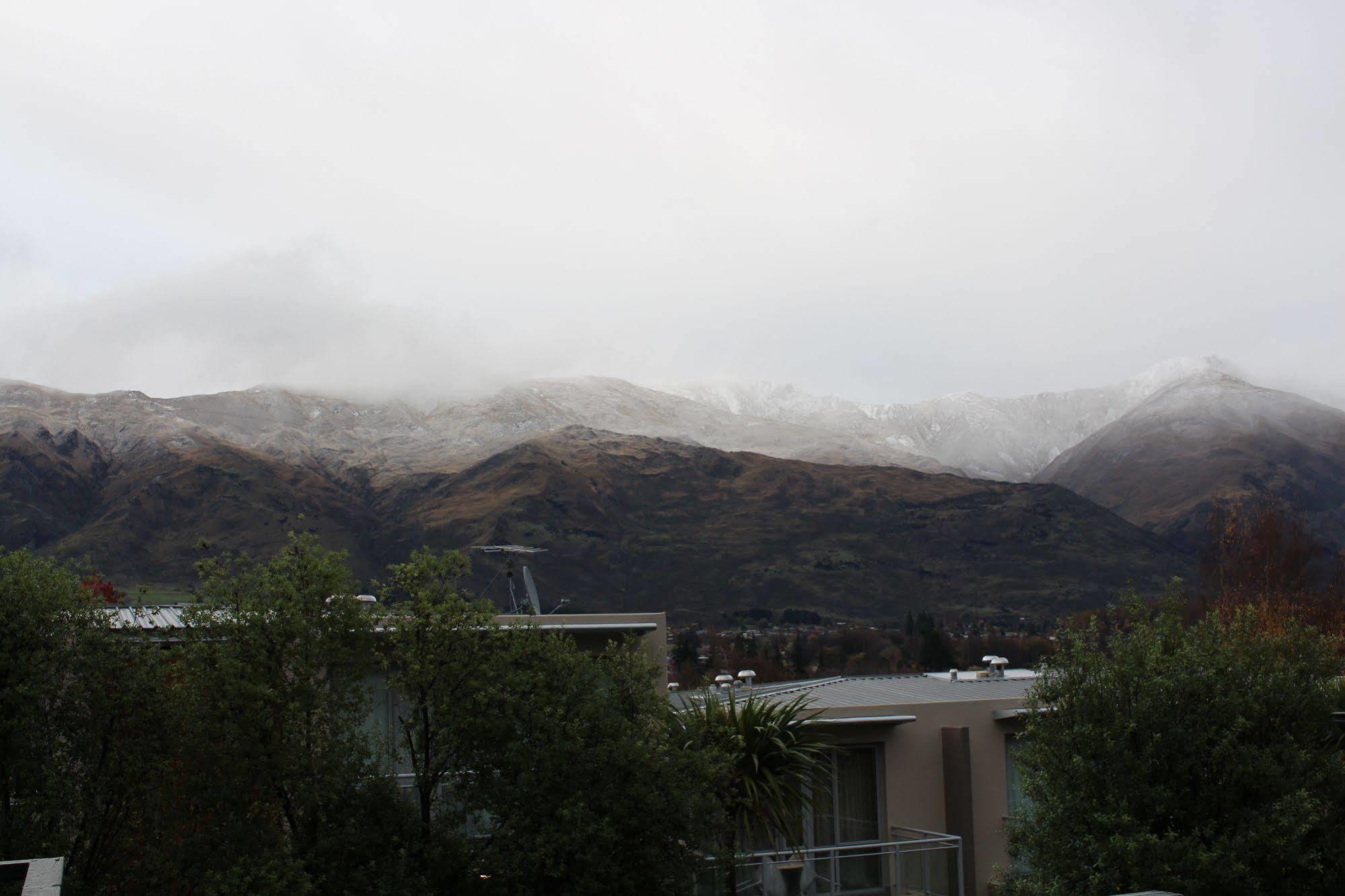 Wanaka Springs Lodge מראה חיצוני תמונה