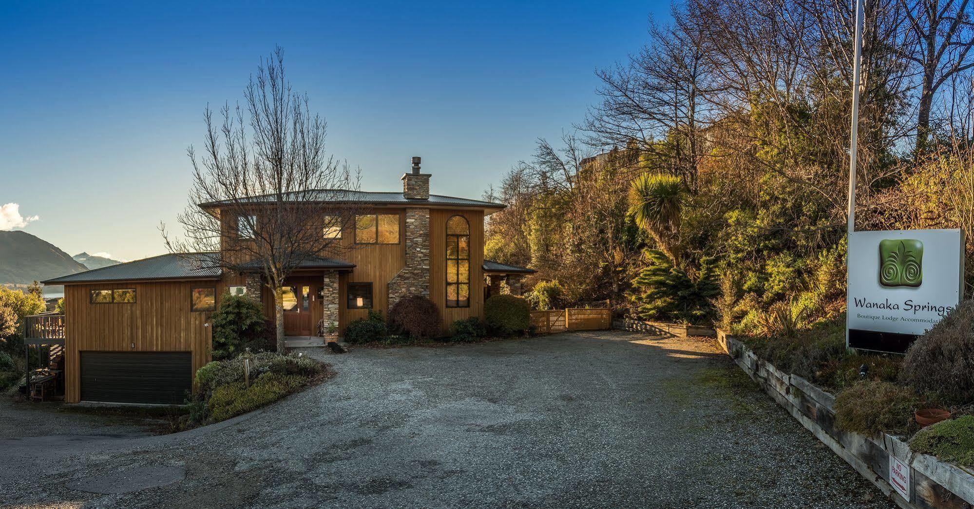 Wanaka Springs Lodge מראה חיצוני תמונה